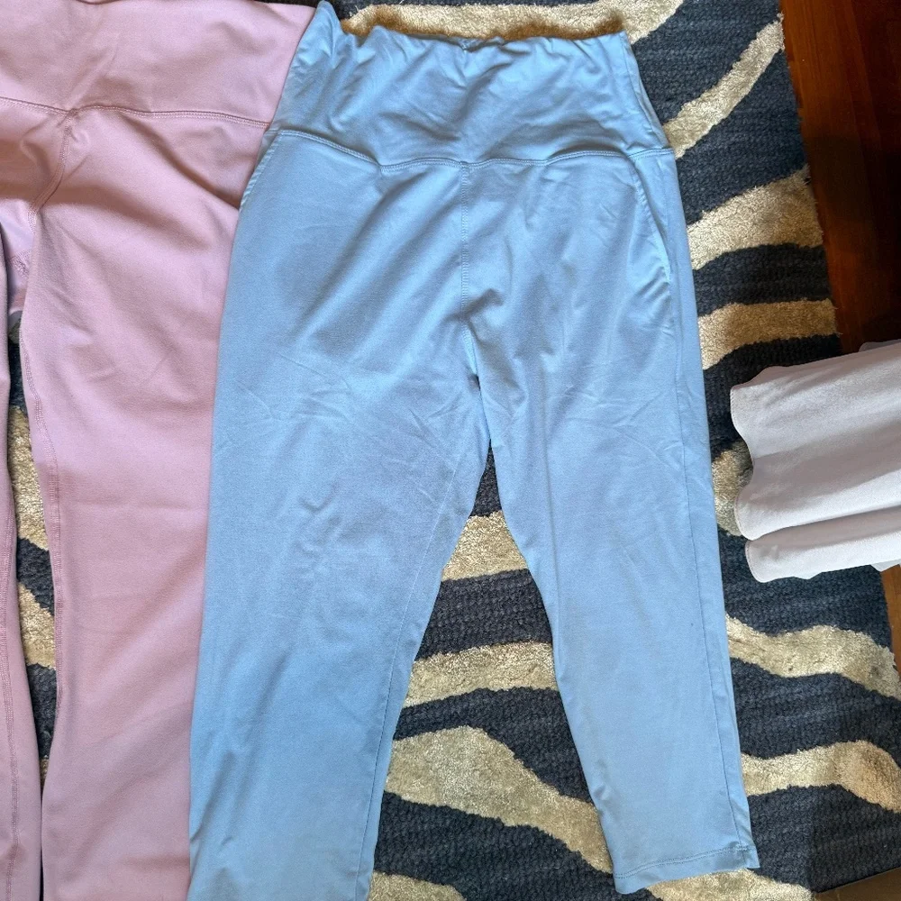 Four-Pack Bundle of Hi-Waisted Tights. Varied Colors. Size XL - Picture 2 of 7